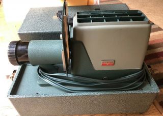 Vintage Argus 300 35mm Slide Projector In Case W/ F/3.  5 Lens – &