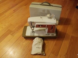 Vintage Singer Golden Touch And Sew Sewing Machine Deluxe Zig - Zag Model 626