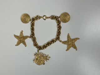 Trifari Vintage Costume Gold Tone Ocean Starfish Shells Fish Charm Bracelet 7
