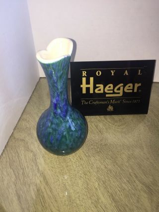 Vintage Royal Haeger Art Pottery Vase USA 8.  25 
