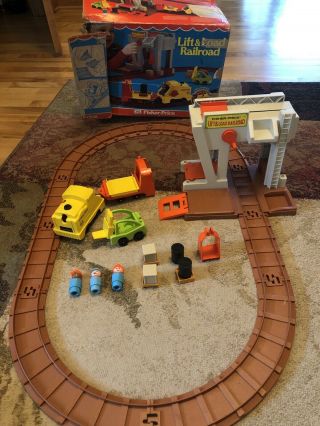 Vintage 1978 Fisher Price Little People 943 Lift And Load Railroad Train