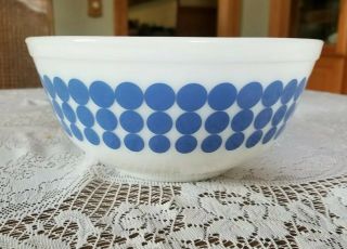 Vintage Pyrex 2 1/2 Quart Blue Polka Dot Milk Glass Bowl 403