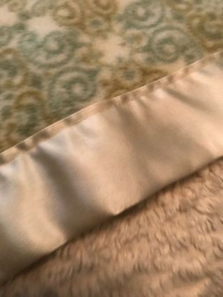 Vintage Soft Green Gold Scroll Pattern Blanket Satin Backed Edge Lining 87”X56” 7