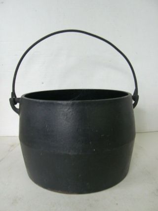 Vintage Marietta Co Pa 5 Qts.  Cast Iron Cauldron Pot With Handle