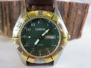 Vintage Lorus Green Face Day Date Mens Wristwatch Rp9