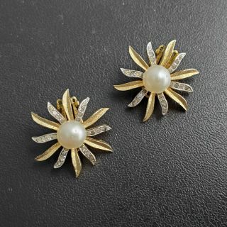 Signed Panetta Vintage Sun Flower Pearl Crystal Rhinestone Clip Earrings U29