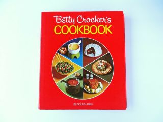 Betty Crocker Cookbook Vintage 5 Ring Binder Pie Cover 1976