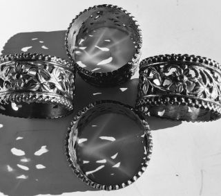 Set Of 4 Vtg Silver Plated Filagree Napkin Rings Holders Chic Hollywood Regency