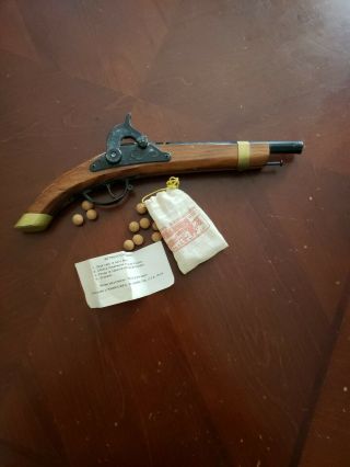 Vintage,  Parris Mfg.  Co.  Trainer Rifle " Toy " Gun Cork Ammunition Bag
