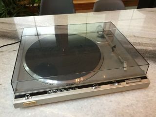 Vintage Silverfaced Direct - Drive Technics Quartz Sl - Q300 Turntable Record Player
