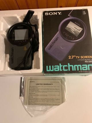Vintage Sony Watchman Fd - 250 Handheld Lcd Black & White Tv Taiwan Nos 1989