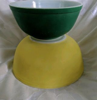 Vintage Pyrex 404 403 Mixing Nest Bowls Yellow Green