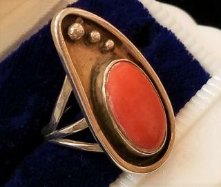 Vintage 1.  25 " Stamped Sterling Silver & Coral Native American Ring Size 6.  5