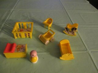 Vintage Fisher Price Little People Nursery Furniture Set 761 With 1 Baby (y)