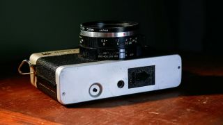 Vintage Yashica Electro 35 FC Rangefinder 35mm Film Camera Vintage Film. 4