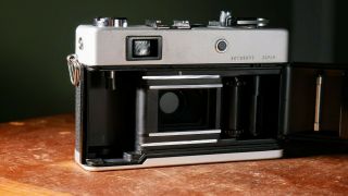 Vintage Yashica Electro 35 FC Rangefinder 35mm Film Camera Vintage Film. 5