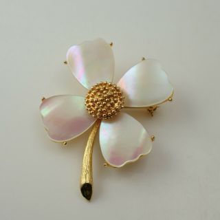 Vintage Mandle Mother Of Pearl Petal Apple Blossom Gold Tone Pin Brooch