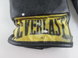 Vintage Everlast boxing gloves Model 4302 2