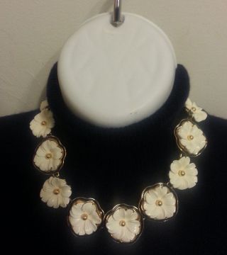 Vtg Kjl Kenneth Lane Molded Lucite White Pansy Flower Collar Necklace 16 "