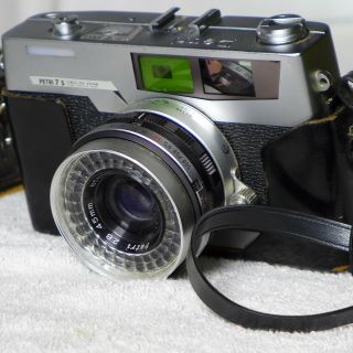 Vintage PETRI 7S CAMERA with leather case 2