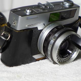 Vintage PETRI 7S CAMERA with leather case 3