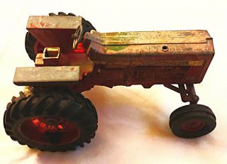 Vintage Farmall 856 International Metal Die Cast Collectible Toy Tractor 1:16