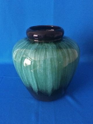 Vintage Blue Mountain Pottery Large Apollo Series Vase 730 3
