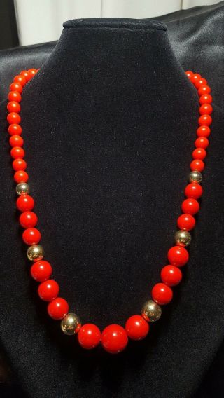 Vintage Lucite Cherry Red Graduated Beaded Necklace In Gold Tone