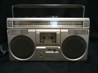 Vintage Hitachi Boombox Model Trk - 7400h Am Fm Cassette Recorder