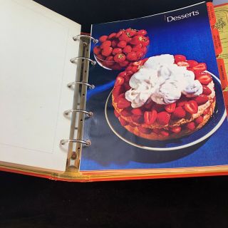 BETTY CROCKER COOKBOOK Red Pie Cover 5 Ring Binder 1972 15th Printing Vintage 3