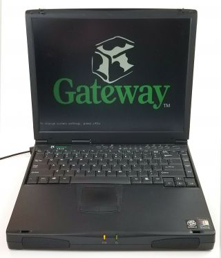 Vintage Gateway Solo 2150 Laptop Win 98 SE,  64 MB RAM,  6 GB HD,  Pent III 450 MHz 2