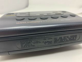 vtg Sony Walkman Portable AM/FM Radio CASSETTE Tape Player WM - FX405 3