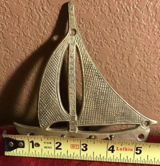 Vintage Brass Sailboat Key Rack Wall Holder Hook 5 3/4” Tall 6 1/4” Wide 2