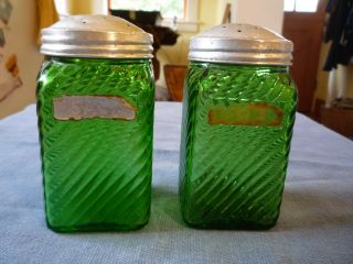 Vintage Owens - Illinois Green Depression Glass Range Set Salt Pepper