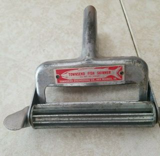 Vintage Townsend Fish Skinner Made In Des Moines Ia Usa Hand Crank