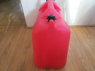 Vintage Wedco 5 Gallon Vented Gas Can Model W 5203 2