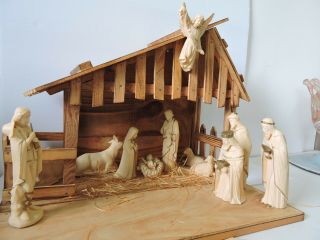 Vintage Nativity Set & Wood Stable Hong Kong 1950 