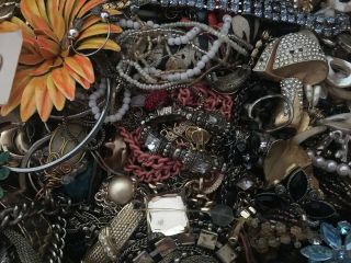 20 Pounds mostly scrap vintage jewelry watches,  chains,  earrings,  brooches,  etc. 3