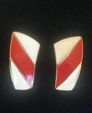 Trifari Vintage Gold Tone Red And White Enamel Clip On Earrings