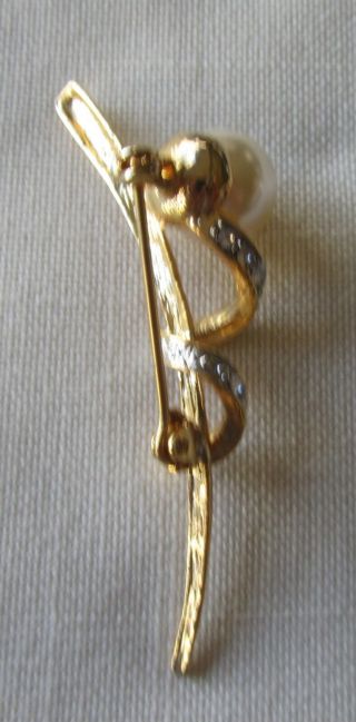 Vintage gold tone pin brooch with rhinestones and faux pearl 2