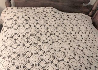 Lovely Vintage Hand Crocheted Off White Cotton Bedspread Circles 72 " X88 "
