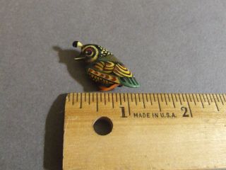 SMALL VINTAGE HAND CARVED AND PAINTED LACQUERED WOOD QUAIL BIRD PIN 3