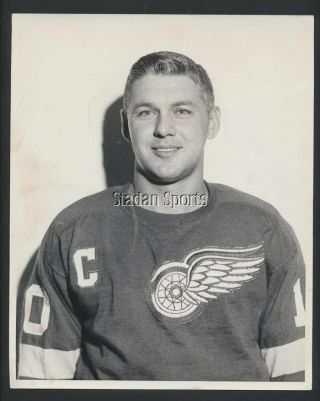 Alex Delvecchio 1962 - Detroit Red Wings Vintage Nhl Hockey Press Photo