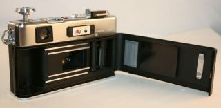 Vintage 1966 - 1968 Yashica Electro 35 Series Camera with case 3