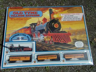 Vintage Bachmann Old Tyme Village Express Electric Model Train Set 00625 -