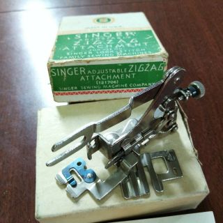 Vintage Singer Adjustable Zig Zag Attachment 121706 Featherweight 15 66 201 221 2
