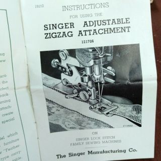 Vintage Singer Adjustable Zig Zag Attachment 121706 Featherweight 15 66 201 221 5