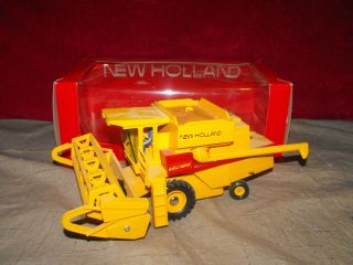 Holland Tr85 Combine 1/32 Scale Vintage Britains Ltd.  Co W/box Farm Toy