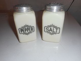 Vtg Custard Glass Salt And Pepper Shaker