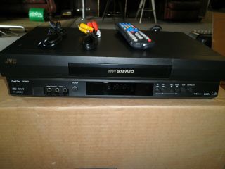 Hi Fi 4 - Head Vhs Vcr Jvc Hr - J692u With Remote And Cables Ready To Go